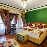 Отель Rose Garden 4*