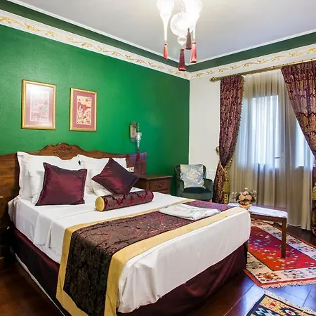 Ξενοδοχείο Rose Garden 4*