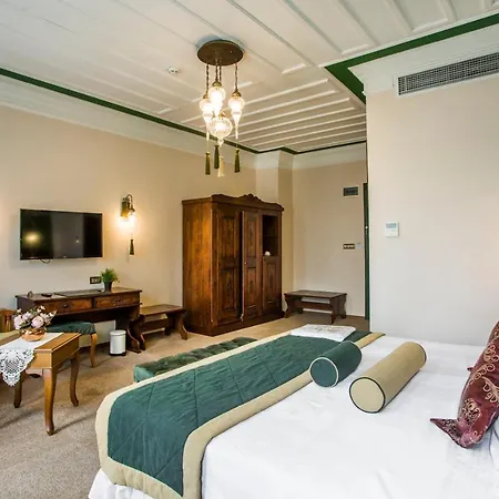 Hotel Rose Garden 4*