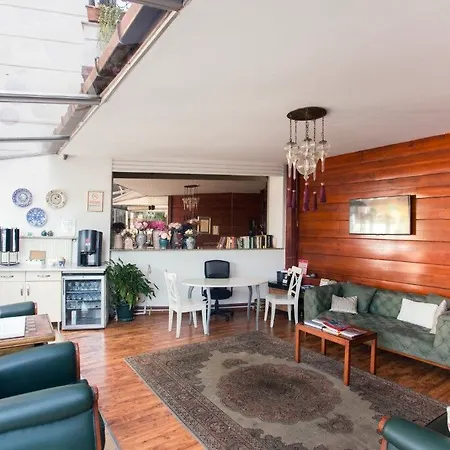 Отель Rose Garden 4*