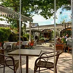 Ξενοδοχείο Rose Garden