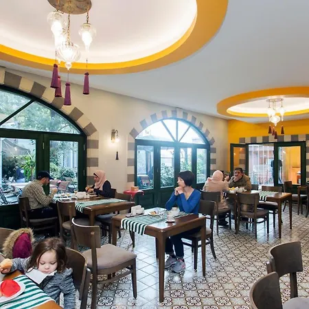 Rose Garden מלון 4*