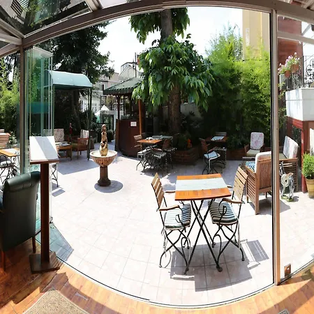 Rose Garden 酒店