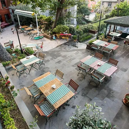 Hotel Rose Garden 4*