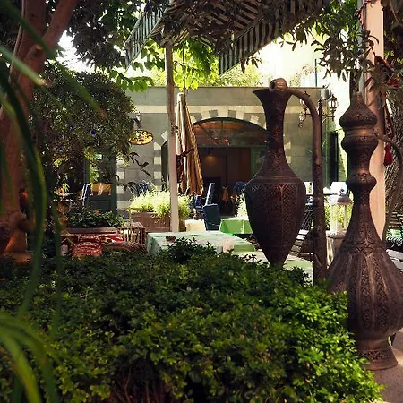 Hotel Rose Garden Istanboel